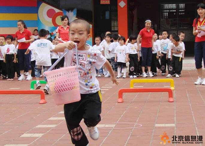 中国不接受日本人策划南海仲裁 菲越两国如小丑般开运动会