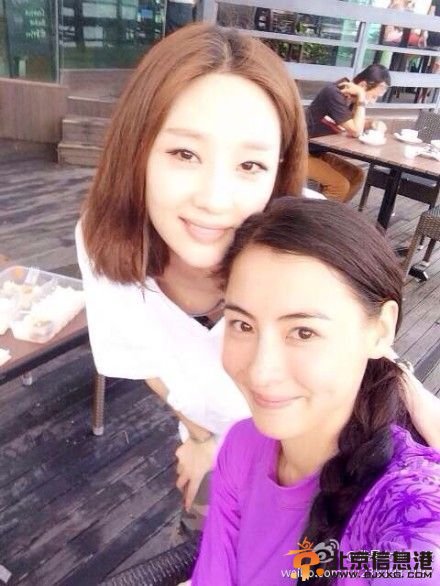 张柏芝穿花裤带子出游 两子兄弟装出镜有爱