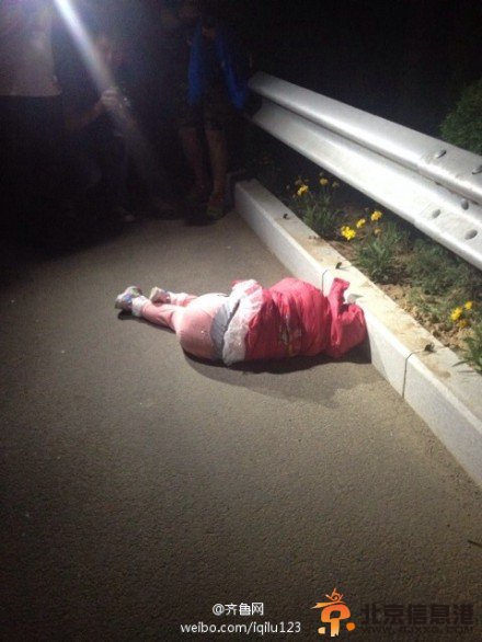 直击济南婴儿安全岛：6岁熟睡女孩被从车中推落马路