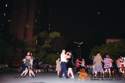5日晚8:30