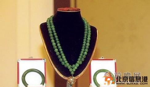 慈禧朝珠起拍价1.8亿人民币 绝美碧绿翡翠真图曝光