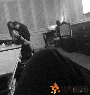 江苏公职人员被曝不雅照