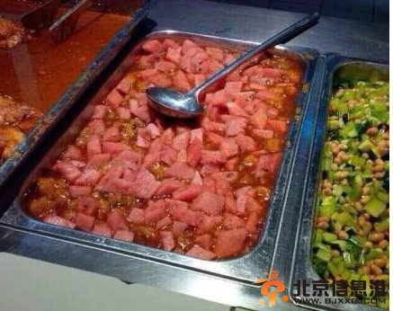 高校食堂现神菜 舌尖体“西瓜炒肉”是啥滋味
