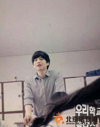 韩国数学老师因帅走红 草根版长腿欧巴李敏镐【图】