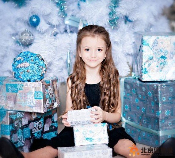 俄罗斯童模萌爆网络 古灵精怪似落凡精灵