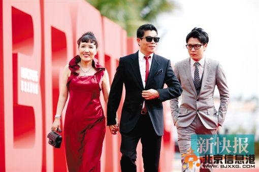 华谊20年生日庆群星闪耀 黄晓明寸步不离女友Angelababy【高清图】