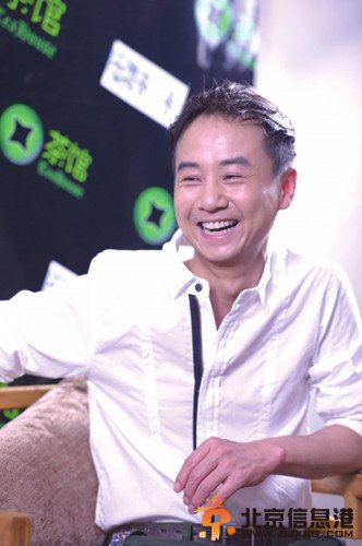 40岁的小毛看上去还像一个孩子。京华时报记者潘之望摄