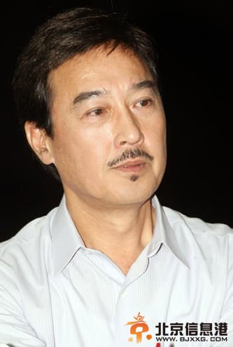 古天乐曝高圆圆赵又廷已到法国度蜜月 赵又廷爸爸不知儿子领证?