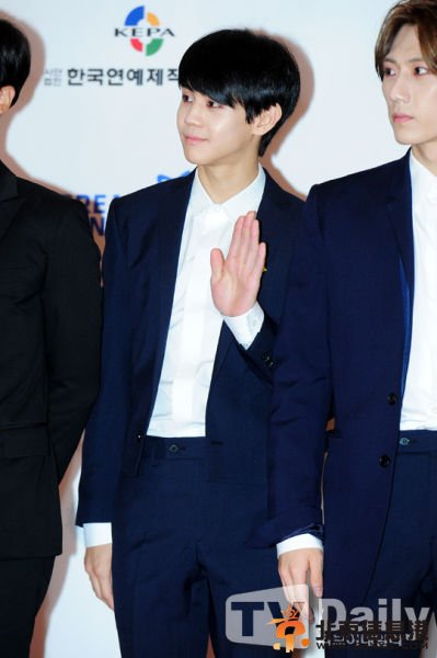 BEAST成员自曝梁耀燮是“小气鬼之王” 尹斗俊是“慈善天使”