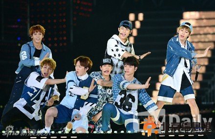 第20届韩国梦想演唱会现场高清大图 少女时代EXO登台献唱