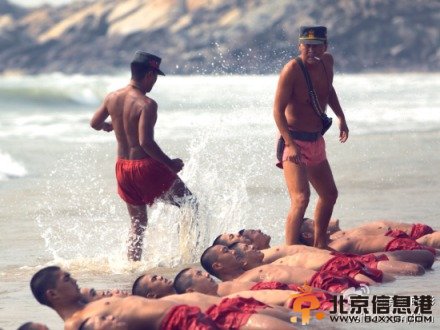 《军中乐园》预告片在线观看 阮经天裸身遭残虐陈意涵绝美出演