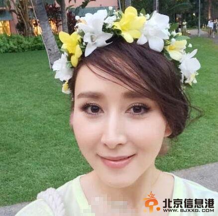 “阔太”胡静夏威夷度假 被8名半裸男子公主抱