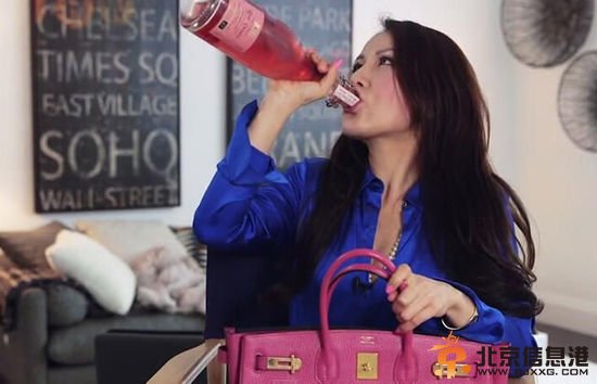 在这个富二代横行，真人秀节目猖獗，《公主我最大》实拍白富美如何挥金洒银。