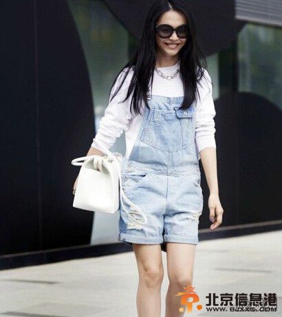 姚晨英伦风格美的不像话 优雅大气又不失干练气质