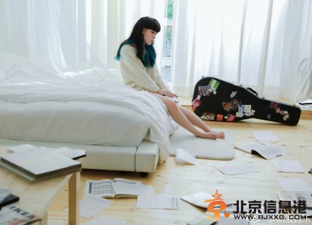吴莫愁新歌《靠近》MV在线观看 魔女吴莫愁回归<a href='http://www.bjxxg.cn/edu/xiaoyuan/' target='_blank'><u>校园</u></a>爱情为毕业季加油