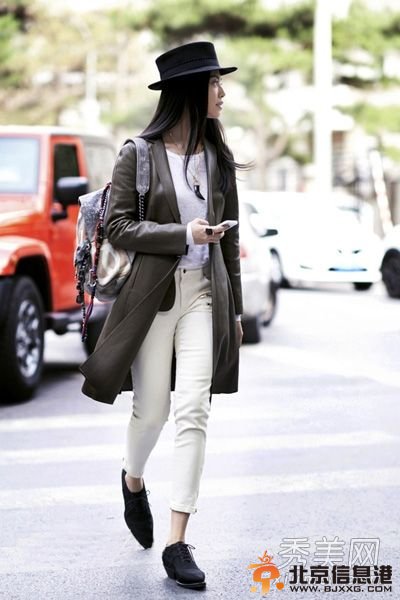 长腿姚晨英伦风格街拍照曝光 俏皮可爱减龄时髦【组图】　