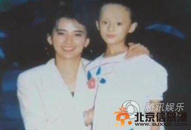 孙俪跟胡慧中什么关系 孙俪与姨奶胡慧中合照公开