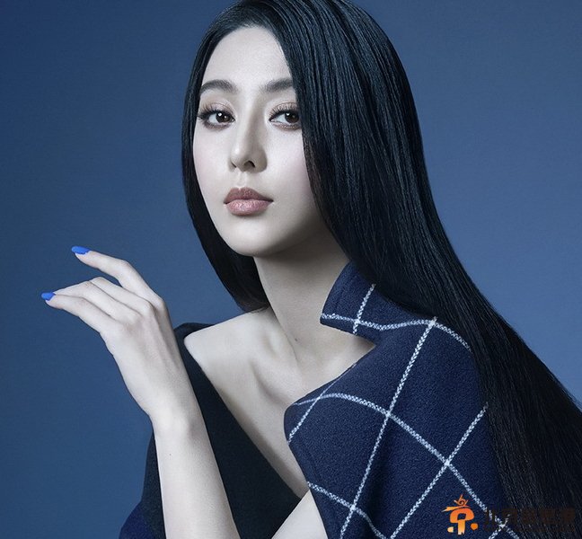 范冰冰封面大片冷魅出镜黑发如瀑 东方蒙娜丽莎静谧绽放 
