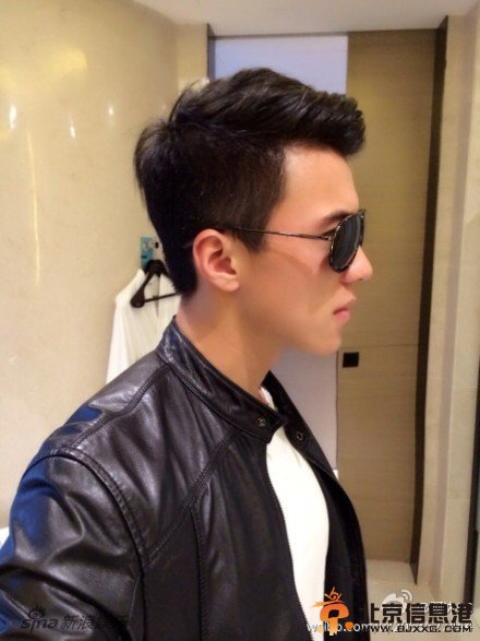 一夜爆红的丽水特警哥 长腿型男制服范儿帅哭网友