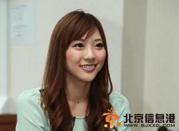 美女主播山岸舞彩携菊池秀治上演日版车震门遭停职