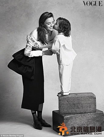 米兰达·可儿母子登时尚杂志封面造型复古（图）