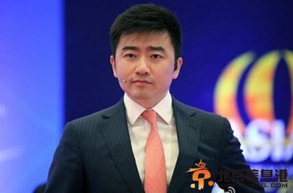 主持人芮成钢