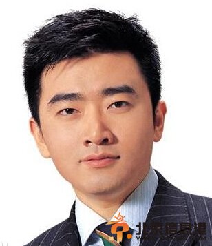 主持人芮成钢