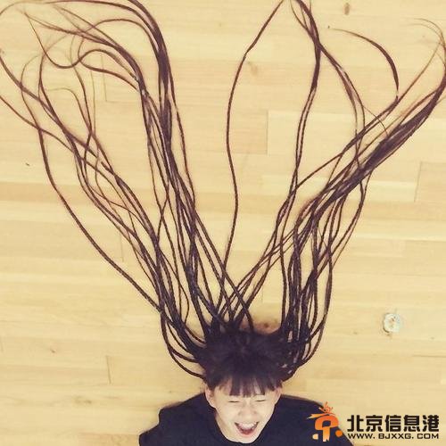 小彩旗加盟话剧版《山楂树之恋》 饰演静秋显纯情