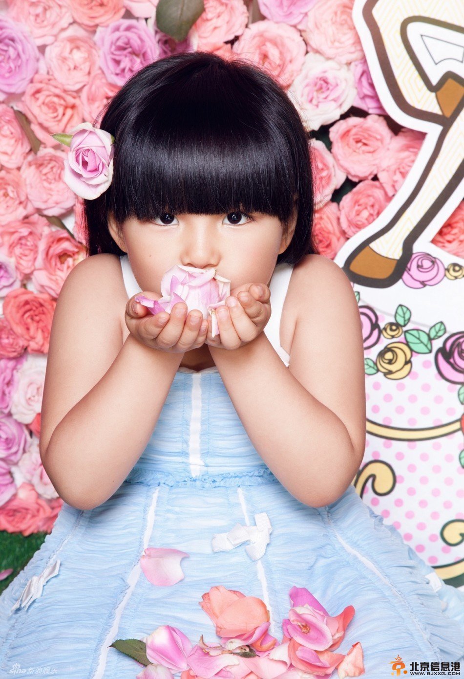 王诗龄最新写真照片 小胖娃变身花仙子乖巧可爱