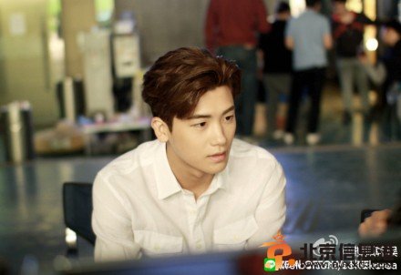 帝国之子新歌《呼吸声》MV幕后花絮公开 帝国之子成员从成熟变逗趣