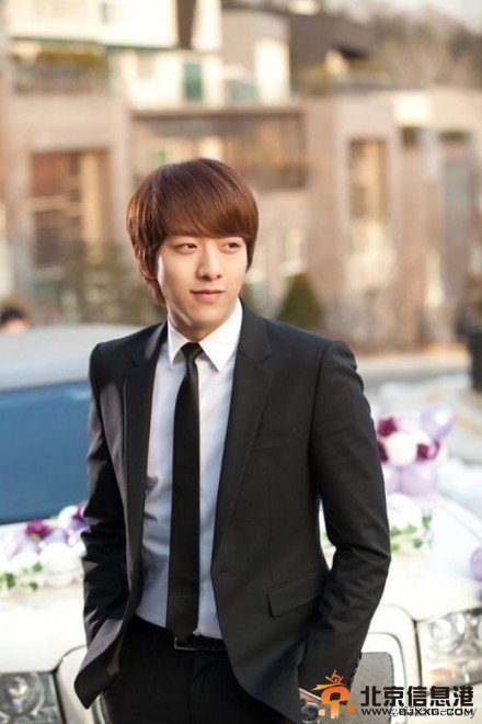 CNBLUE李正信确定出演《诱惑》饰演权相佑妻弟
