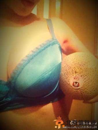 冲田杏梨庆祝微博粉丝破百万 传巨乳照大如哈密瓜