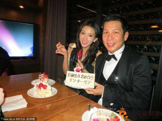 林志玲日本友人为其庆生甜蜜喂蛋糕幸福满满