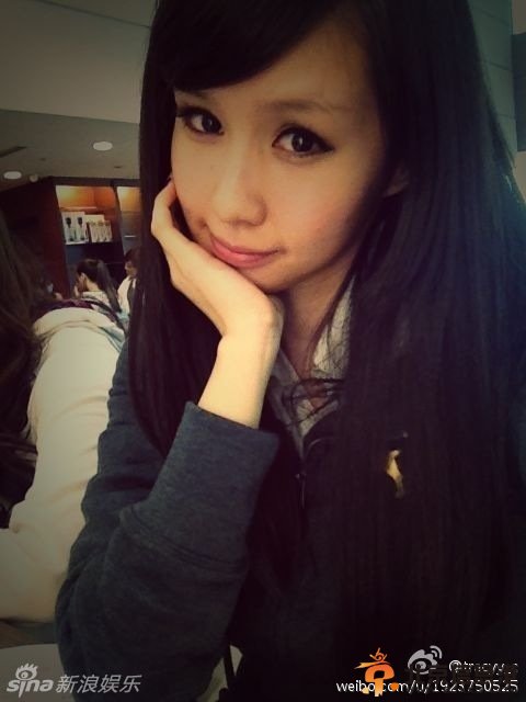 柯震东新欢女友Tracy海量私照曝光 长发披肩清纯可爱