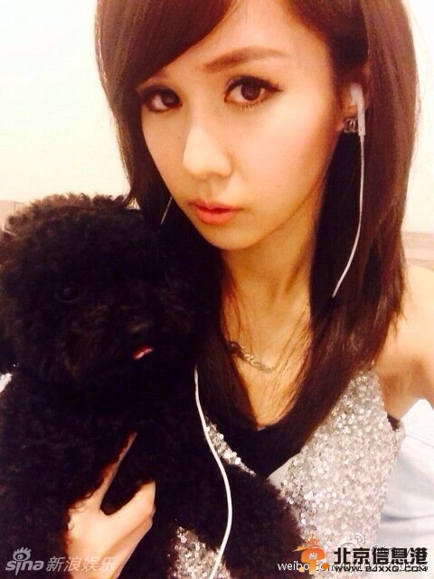 柯震东新欢女友Tracy海量私照曝光 长发披肩清纯可爱