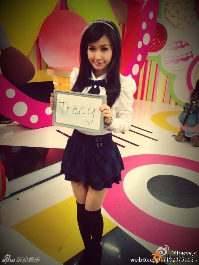 柯震东新欢女友Tracy海量私照曝光 长发披肩清纯可爱