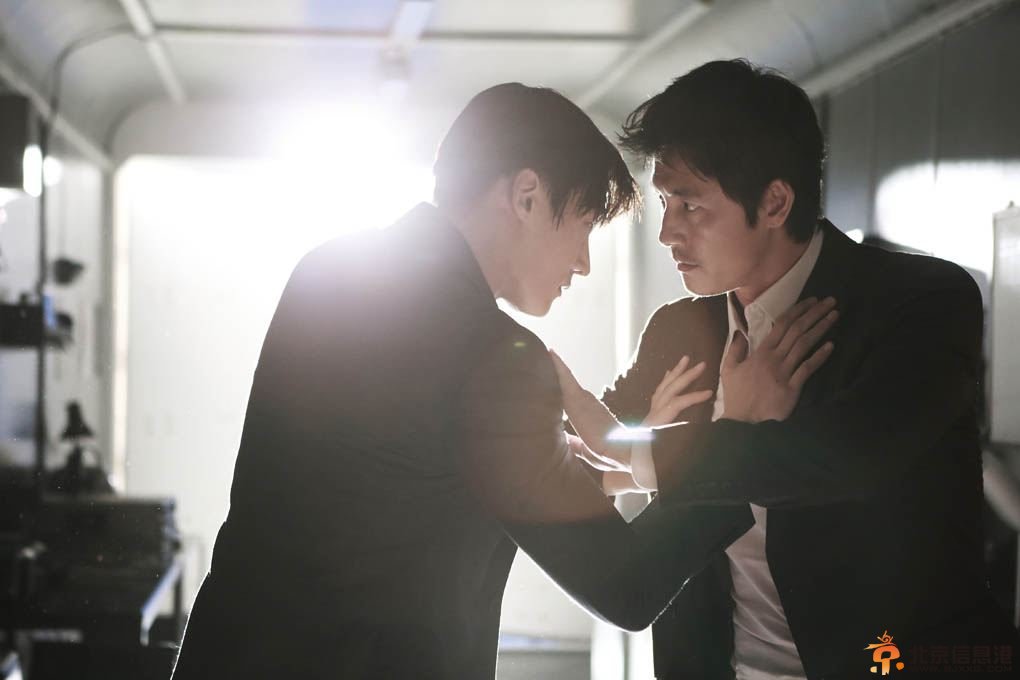 <a href='http://www.bjxxg.cn/ent/dianying/' target='_blank'><u>电影</u></a>《神之一手》片场花絮曝光 郑宇成崔振赫动作戏默契十足
