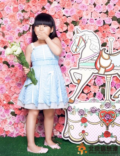 王诗龄最新时尚大片 Angela置身梦幻童话