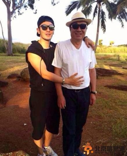 近照依旧保持原有造型