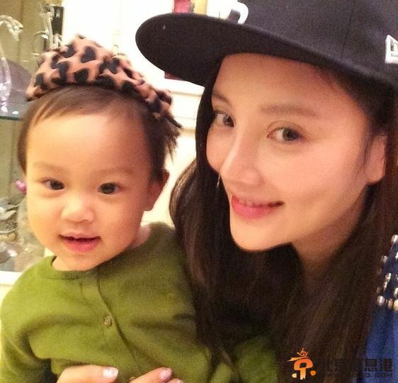 李小璐回应女儿长相丑：她会越来越漂亮