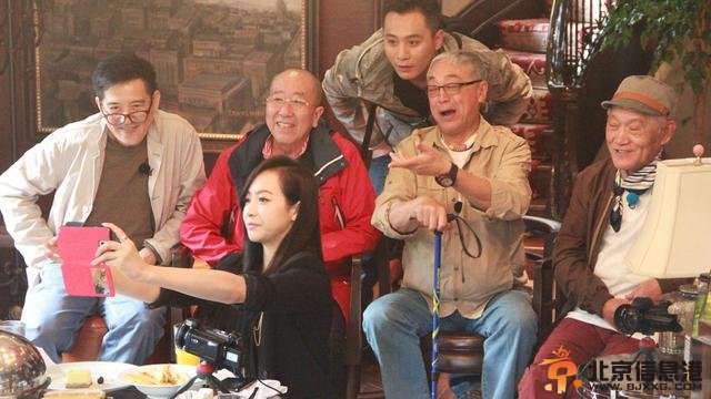 中国版花样爷爷首播 中国版“韩综”抱团抢荧屏