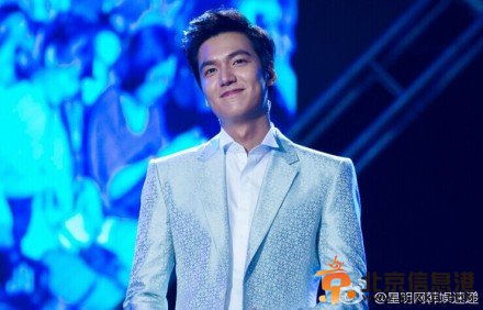 李敏镐北京粉丝见面会现场高清大图 粉丝提前为李敏镐庆生