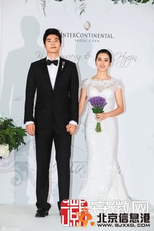 巴神飞吻未婚妻范妮 世界杯球星太太团热辣度排行榜出炉看谁更辣？