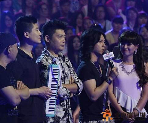 组图：张柏芝表白黑豹主唱张淇 称想找男人生第三胎