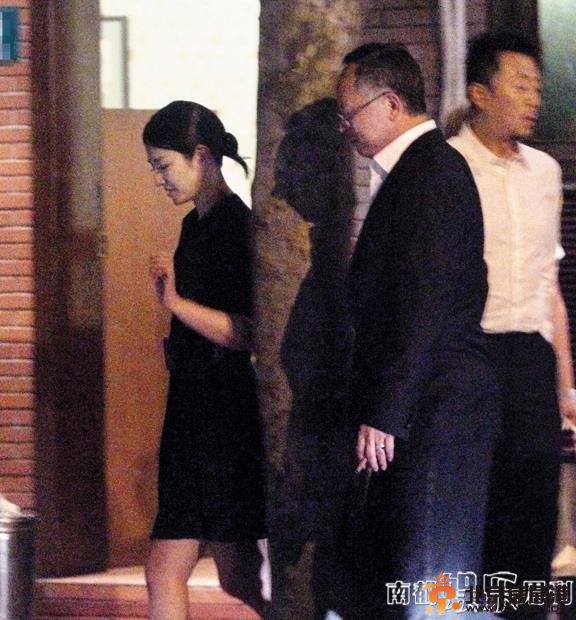 黄奕晒家暴照夺女抚养权 黄毅清多次酒店偷腥有图有证据