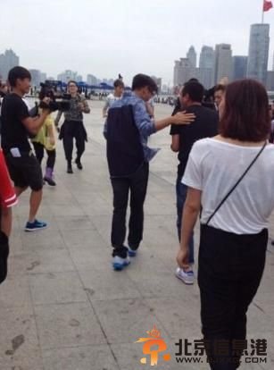 谢霆锋带文章录节目