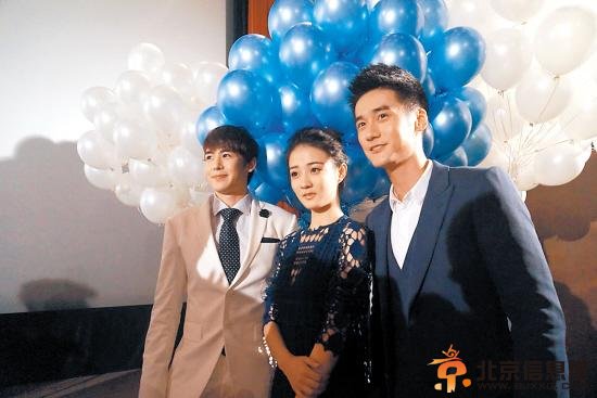 尼坤(左)、蒋劲夫(右)为徐璐争风吃醋