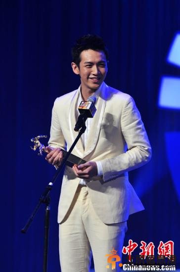 柯震东老爸替爱子辩解 网友：大小伙子长点心吧