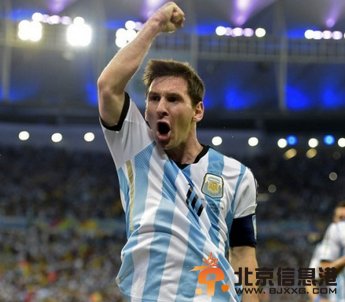 淘气德媒P图调侃爱炫腹肌的c罗 