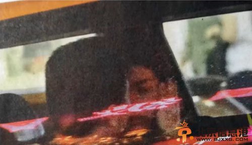 双胞胎模特张珈祯张珈瑜个人资料微博 张珈瑜与前男友激吻